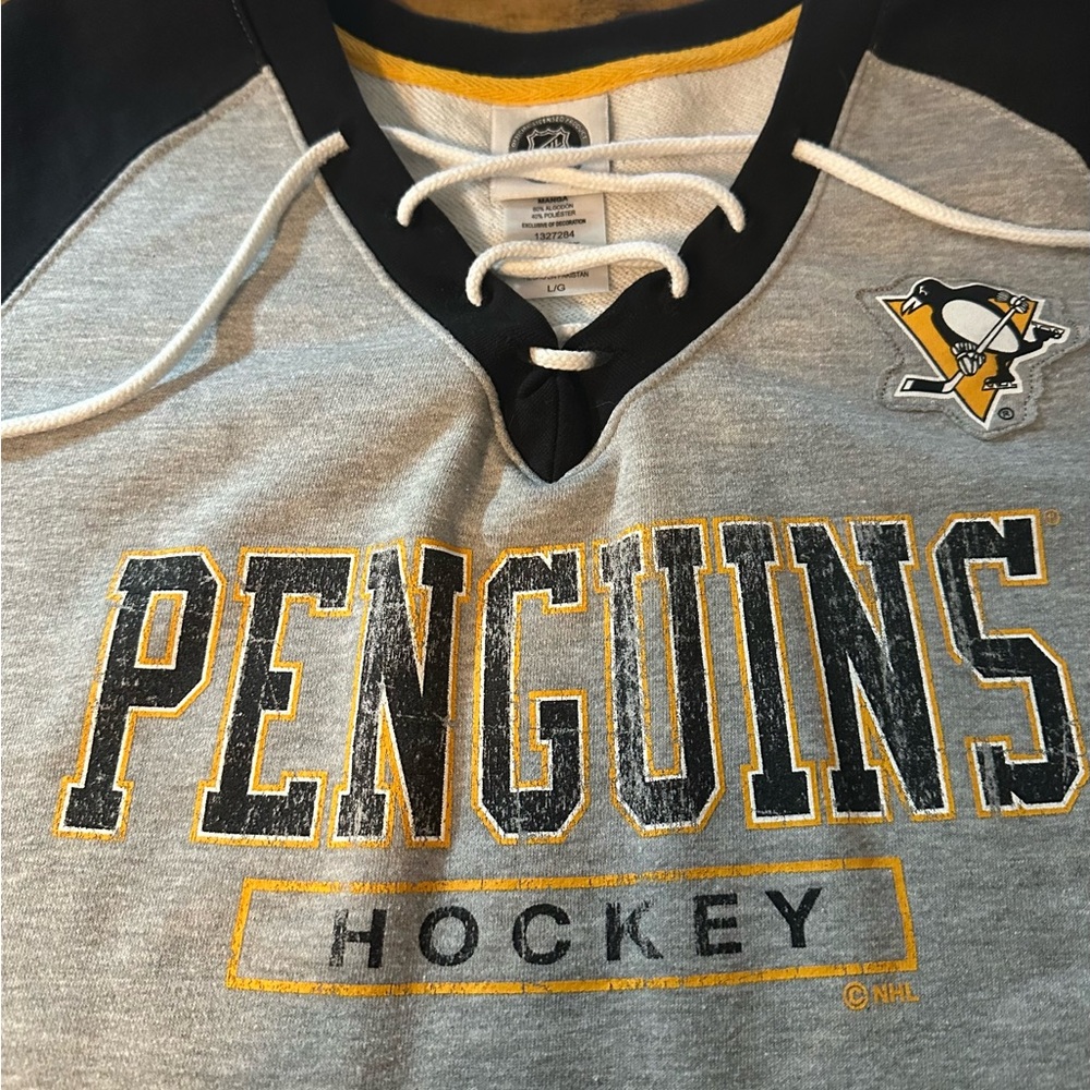 NHL Women’s Pittsburgh Penguins Pull Over